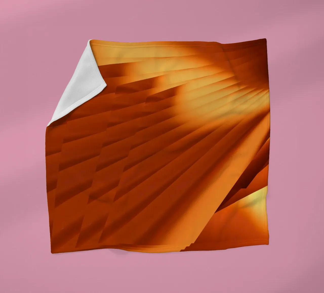 Abstraktes geometrisches Muster in Orange Fleecedecke von Something for you