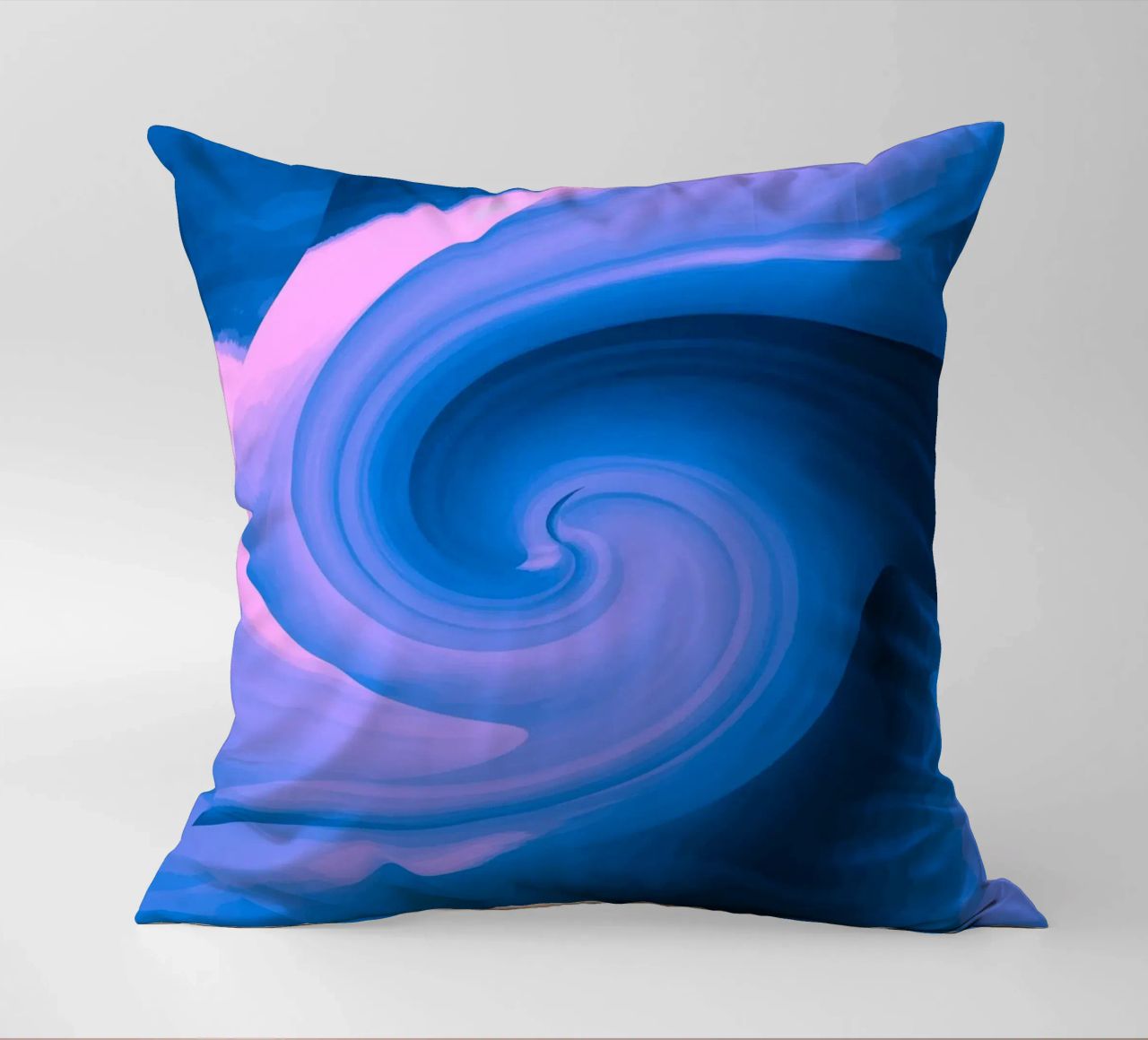 Motivo astratto circolare attorcigliato in blu e rosa cuscino da Something for you