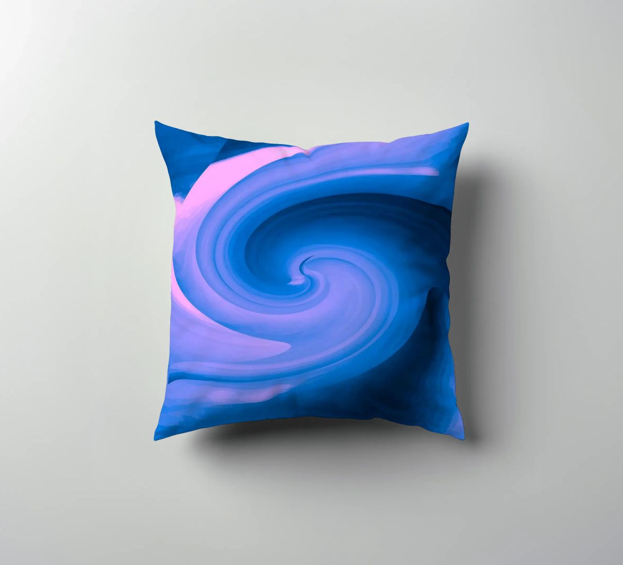 Motivo astratto circolare attorcigliato in blu e rosa cuscino da Something for you