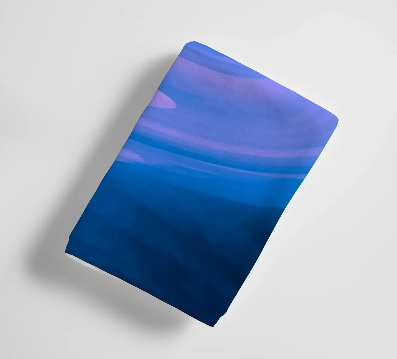 Motif circulaire abstrait torsadé en bleu et rose serviette de bain de Something for you