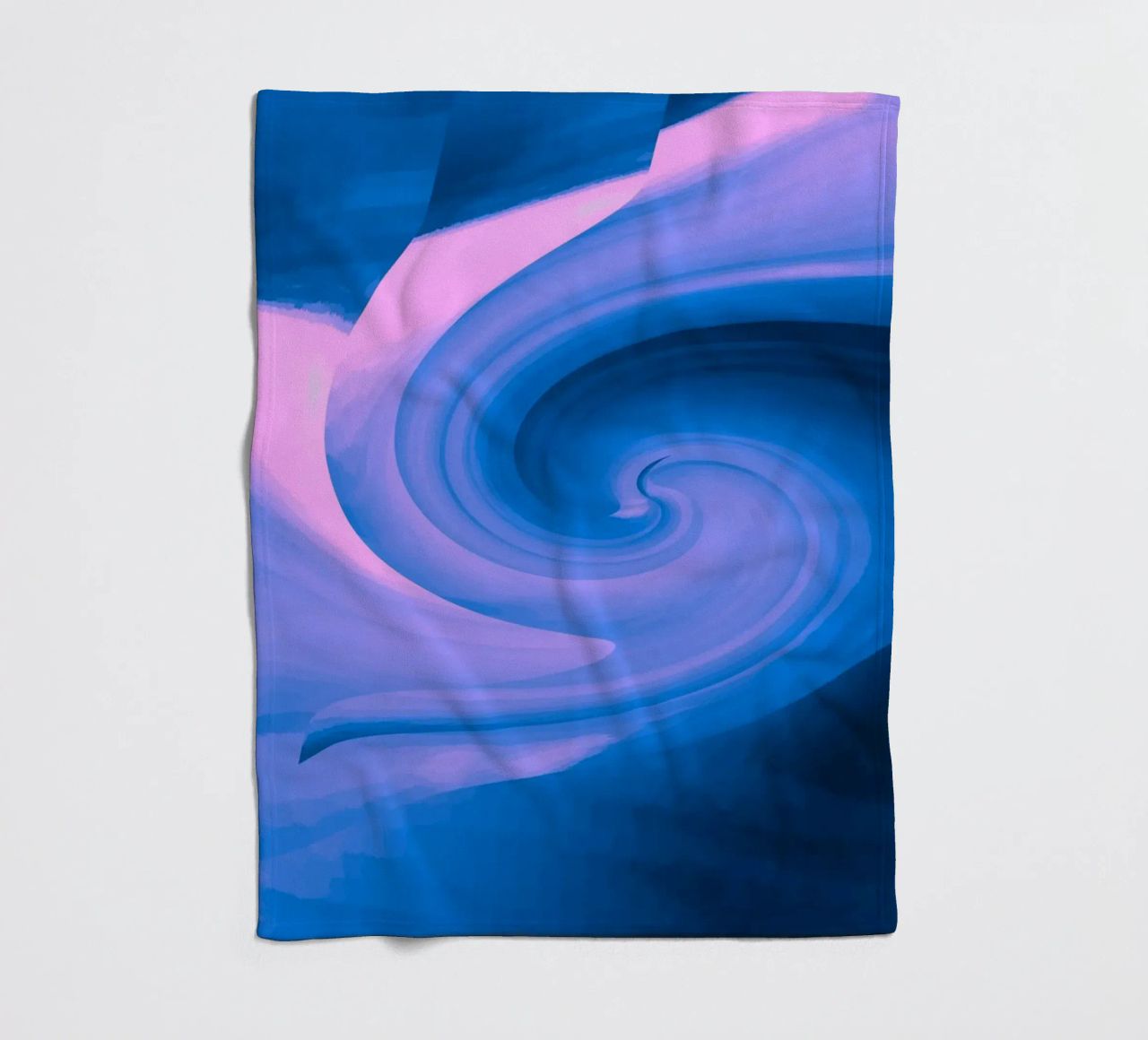 Abstraktes kreisförmiges gedrehtes Muster in blau und pink Fleecedecke von Something for you
