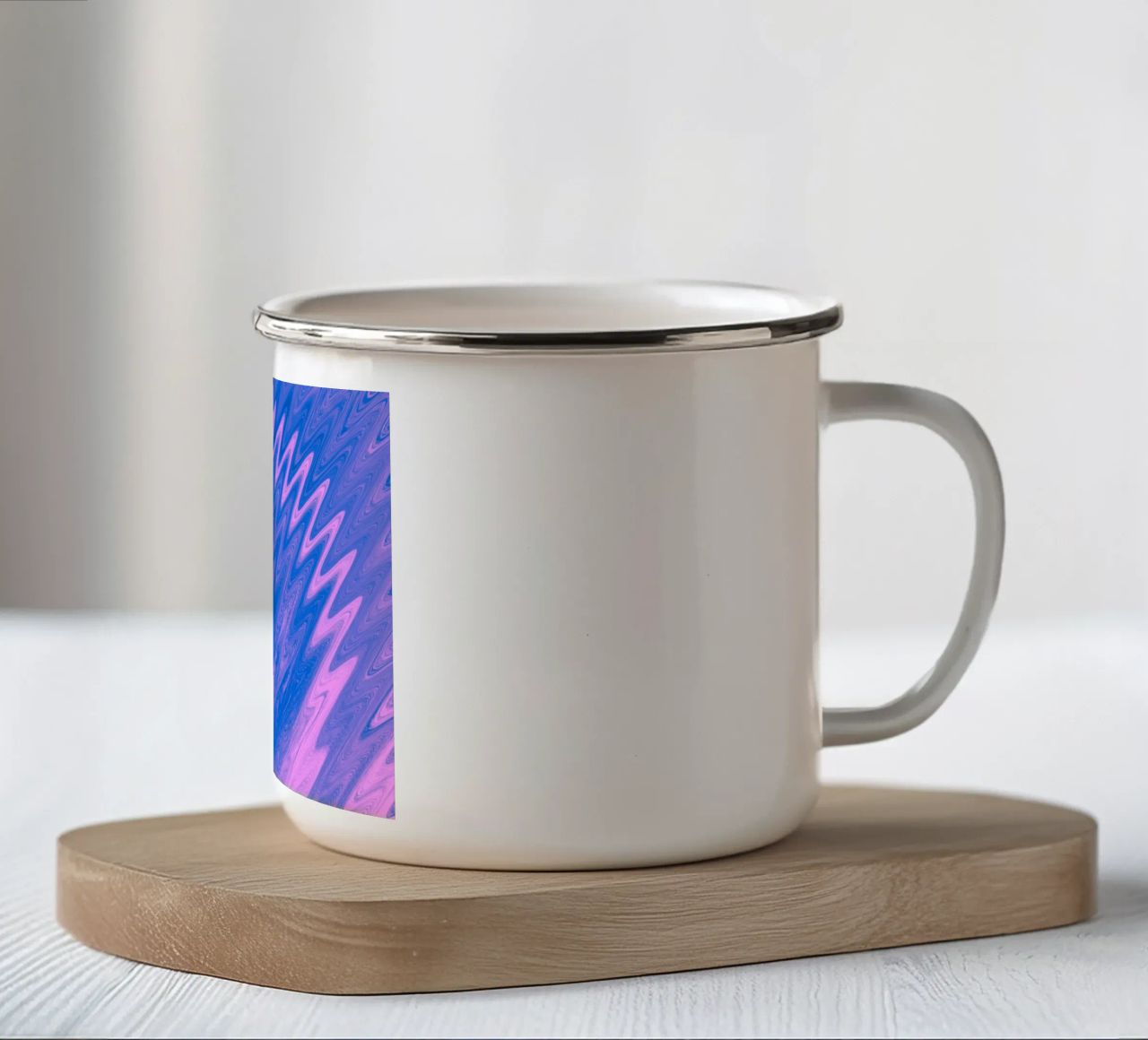 Motivo astratto a zig zag in blu e rosa tazza in smalto da Something for you