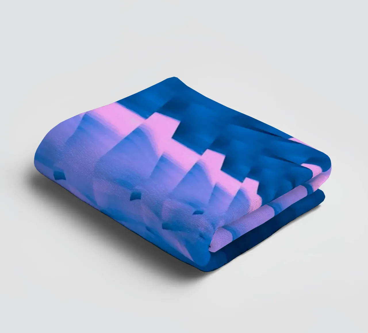 Abstraktes dynamisches gedrehtes Muster in blau und pink Handtuch von Something for you