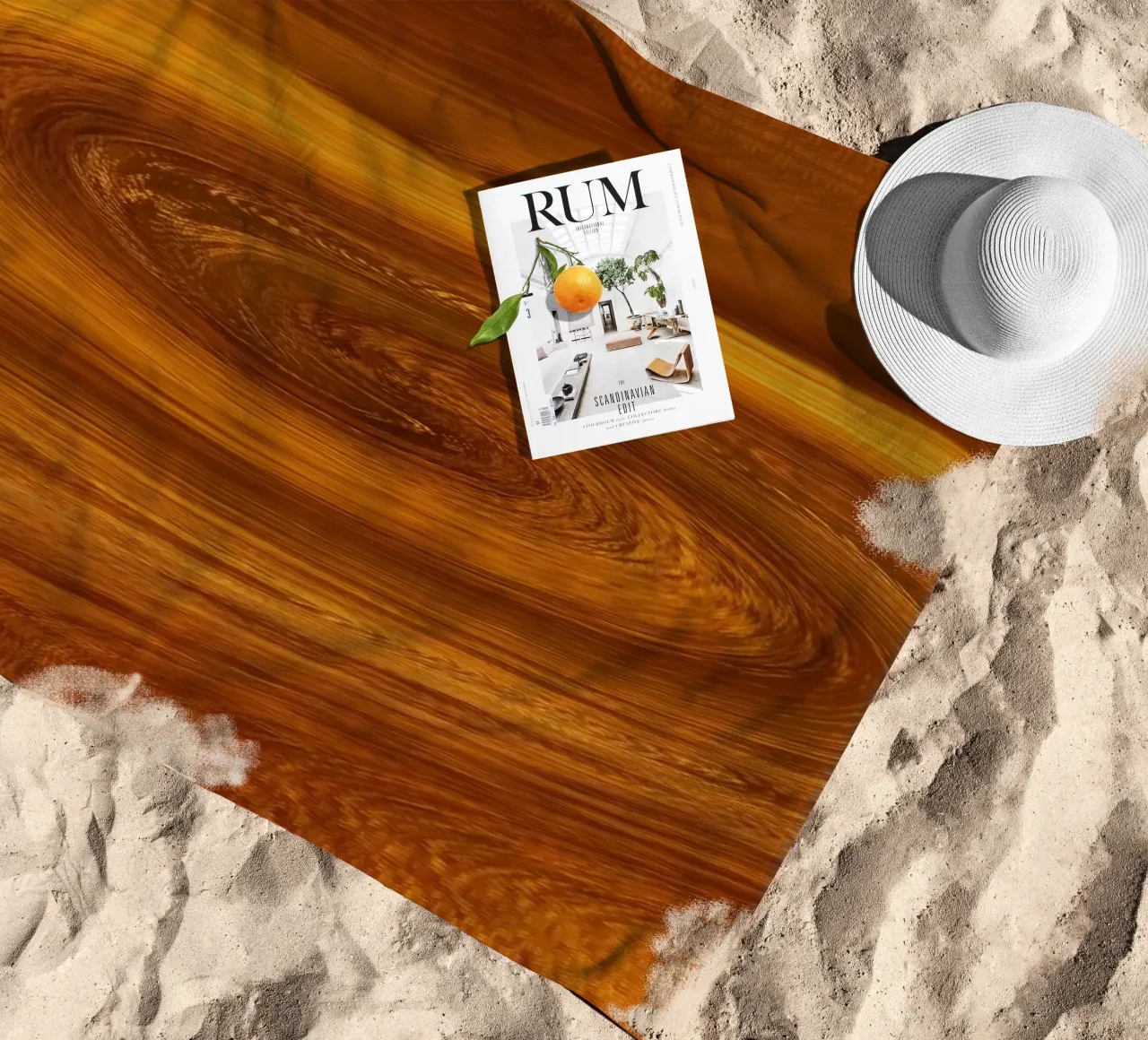 Abstraktes dynamisches gedrehtes Muster in orange und braun Strandtuch von Something for you