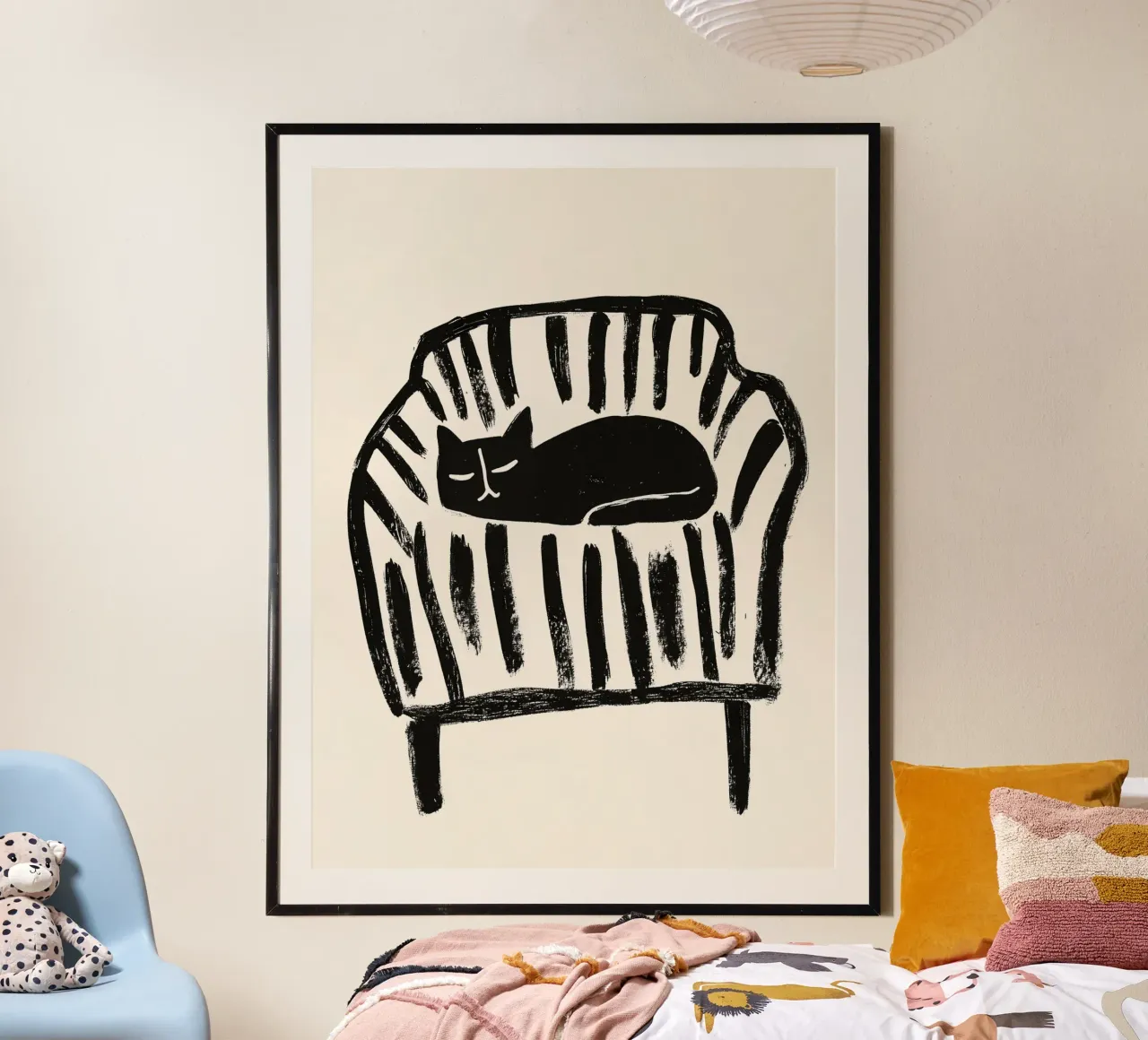 Posto per gatti | Gatto nero in poltrona a righe poster da Autofocus