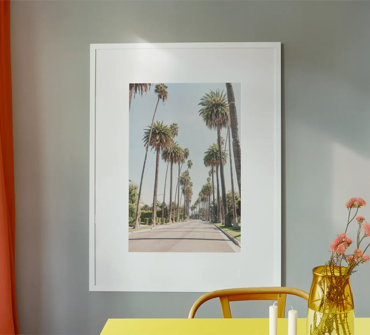 Los Angeles, USA I Sous les palmiers de Beverly Hills poster con telaio in alluminio da Julie Travel Photography