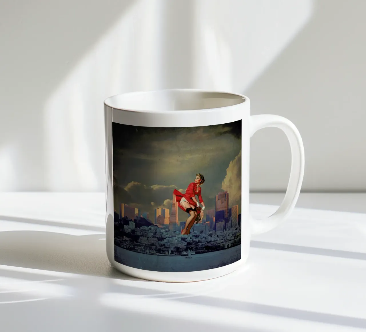 Pinup San Francisco tazza in ceramica da Jason Brueck