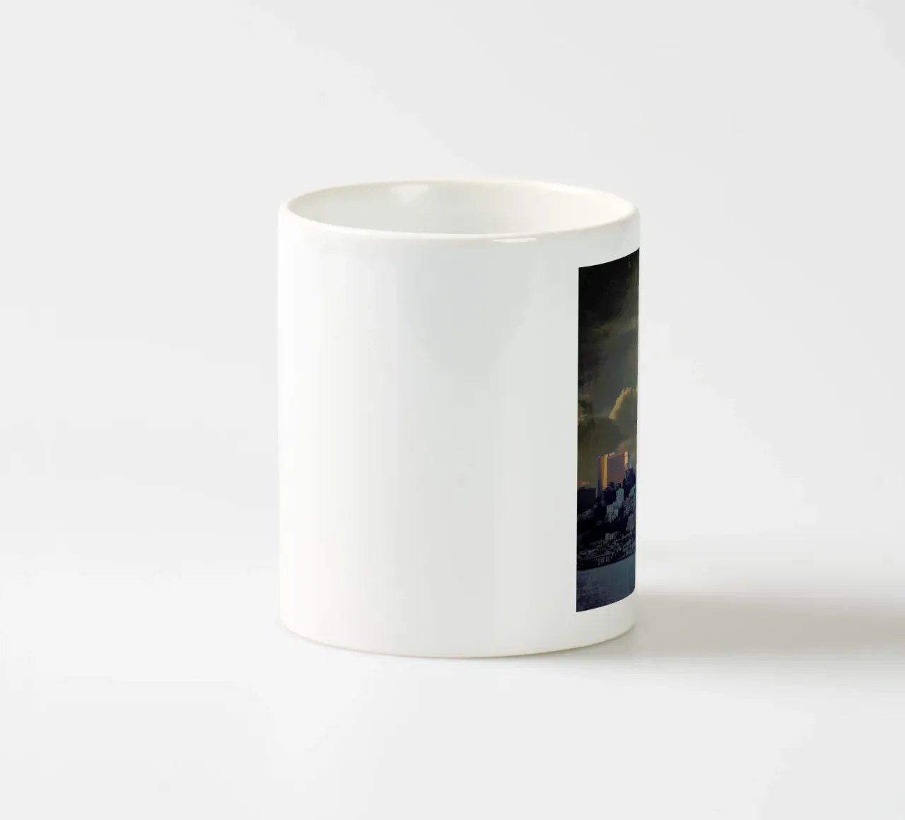 Pinup San Francisco tazza in ceramica da Jason Brueck