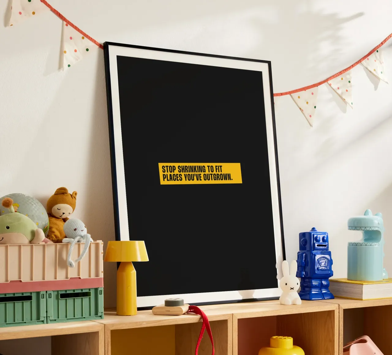 Cessez de rétrécir pour vous adapter à un endroit que vous n'êtes plus en mesure de citer poster avec cadre en aluminium de Paigaam Studio