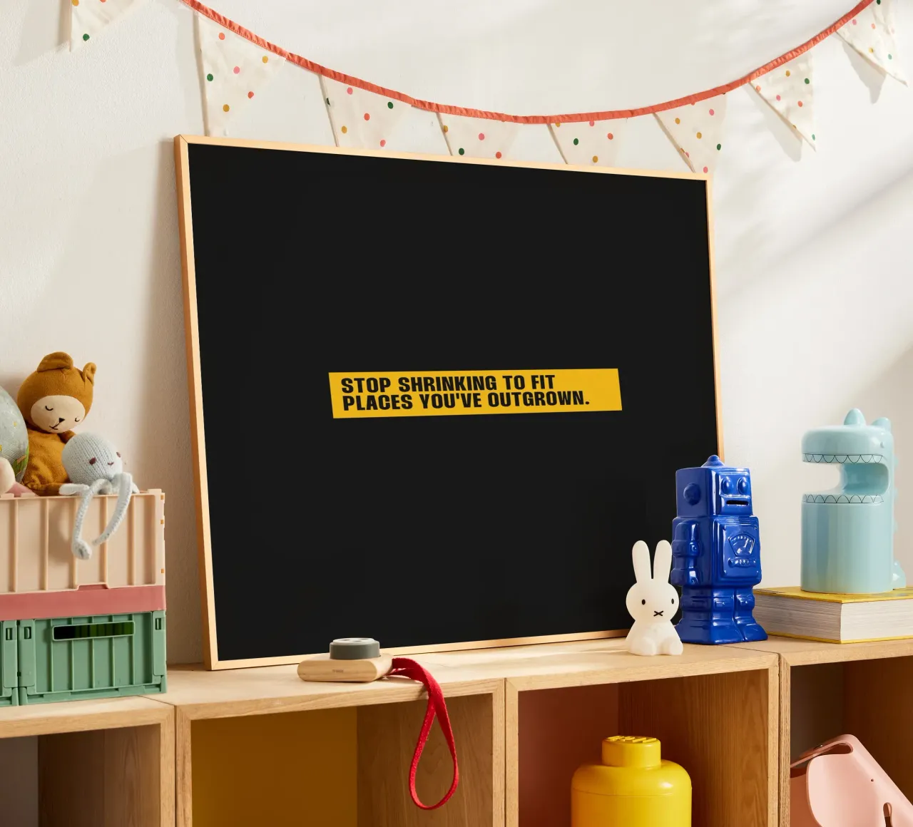 Cessez de rétrécir pour vous adapter à un endroit que vous n'êtes plus en mesure de citer poster avec cadre en aluminium de Paigaam Studio