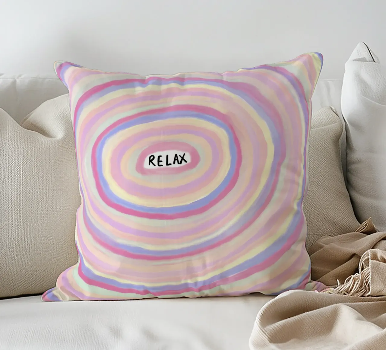 RELAX: Spirali colorate per la pace interiore cuscino da Studio Mooodz