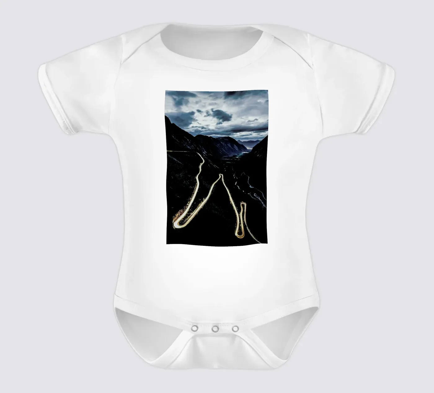 Trollstigen body bébé de Chris Abatzis