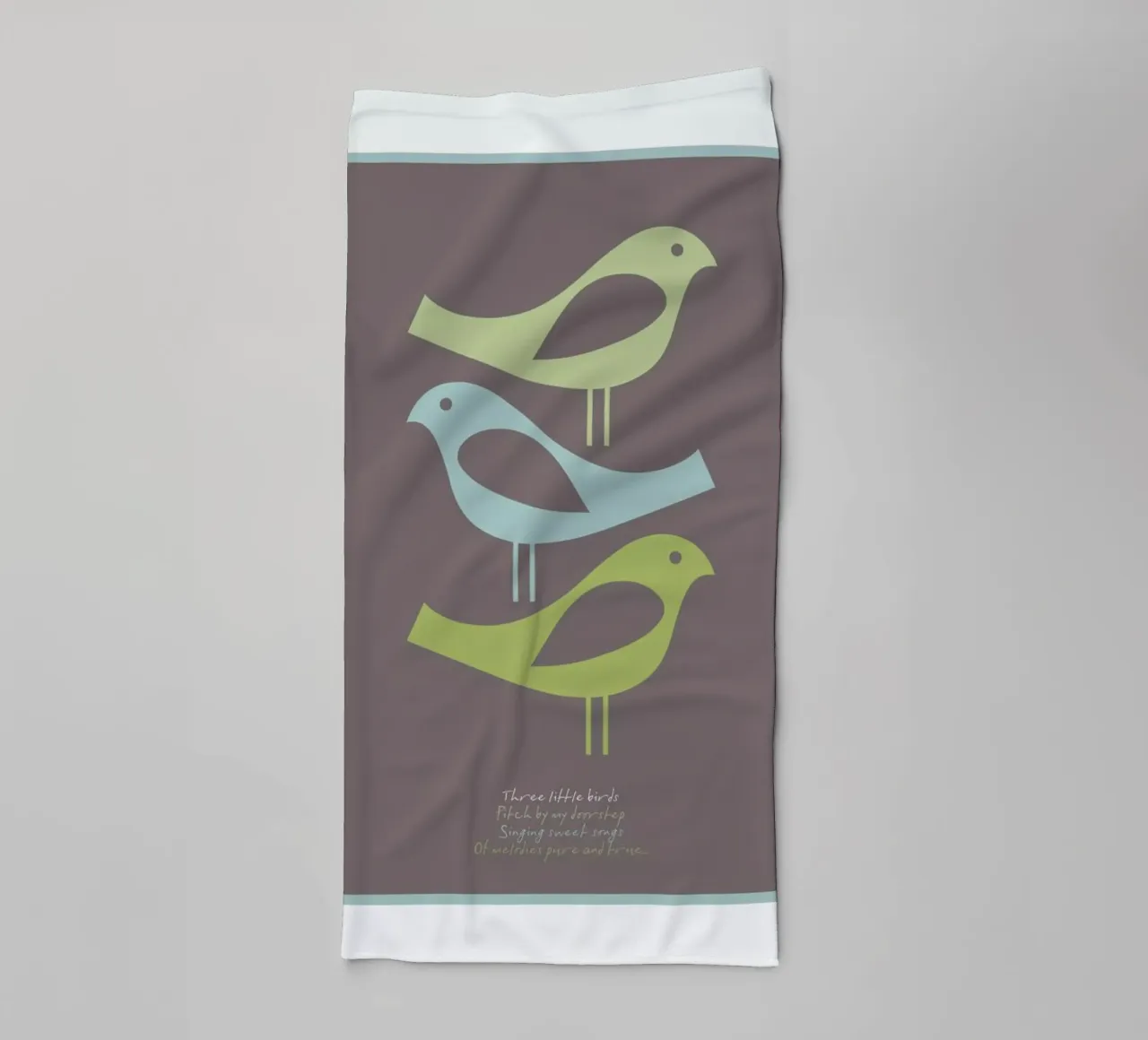 Three little birds asciugamano da bagno da Visual Philosophy
