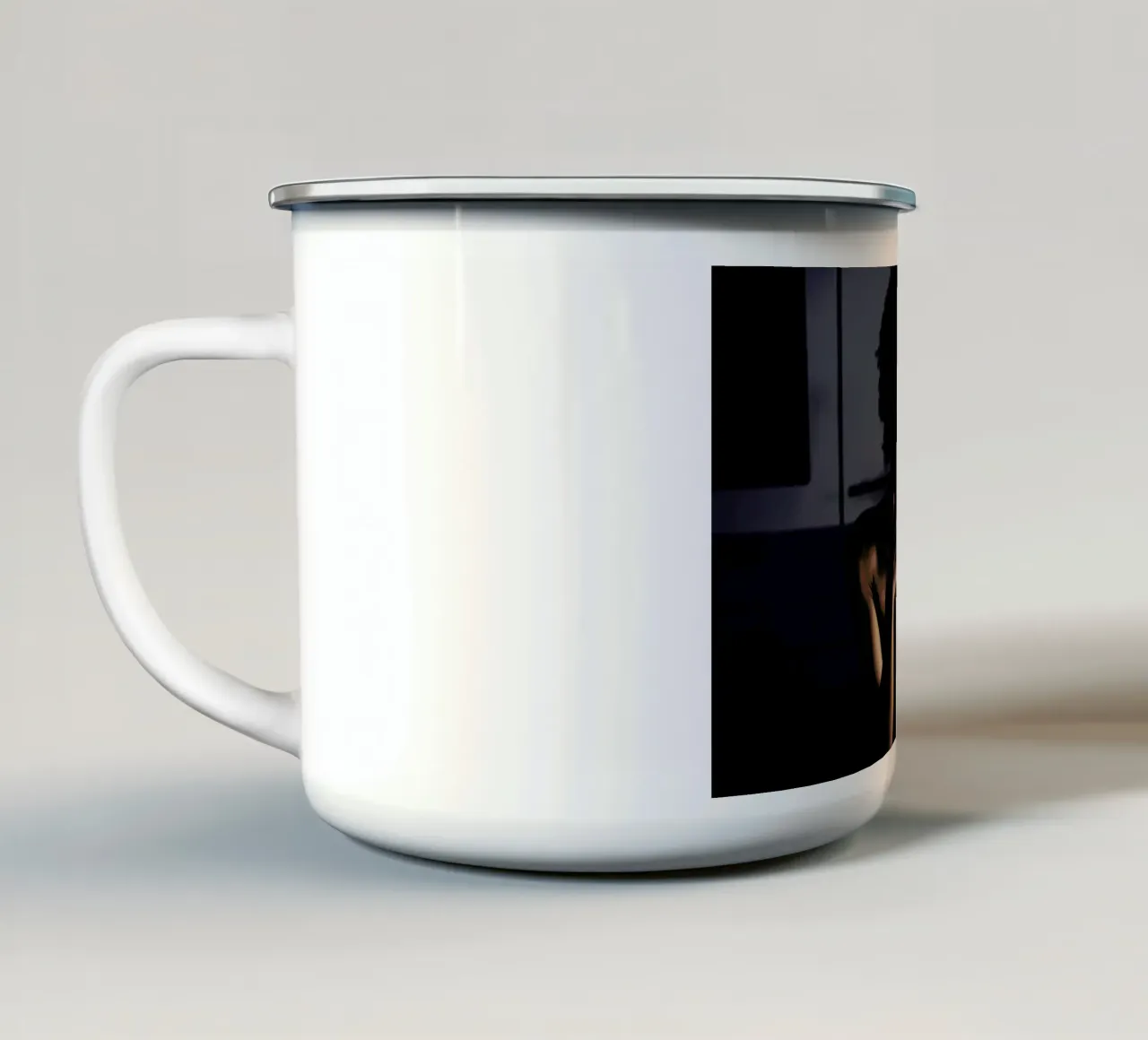 Afterhour tazza in smalto da Chris Abatzis