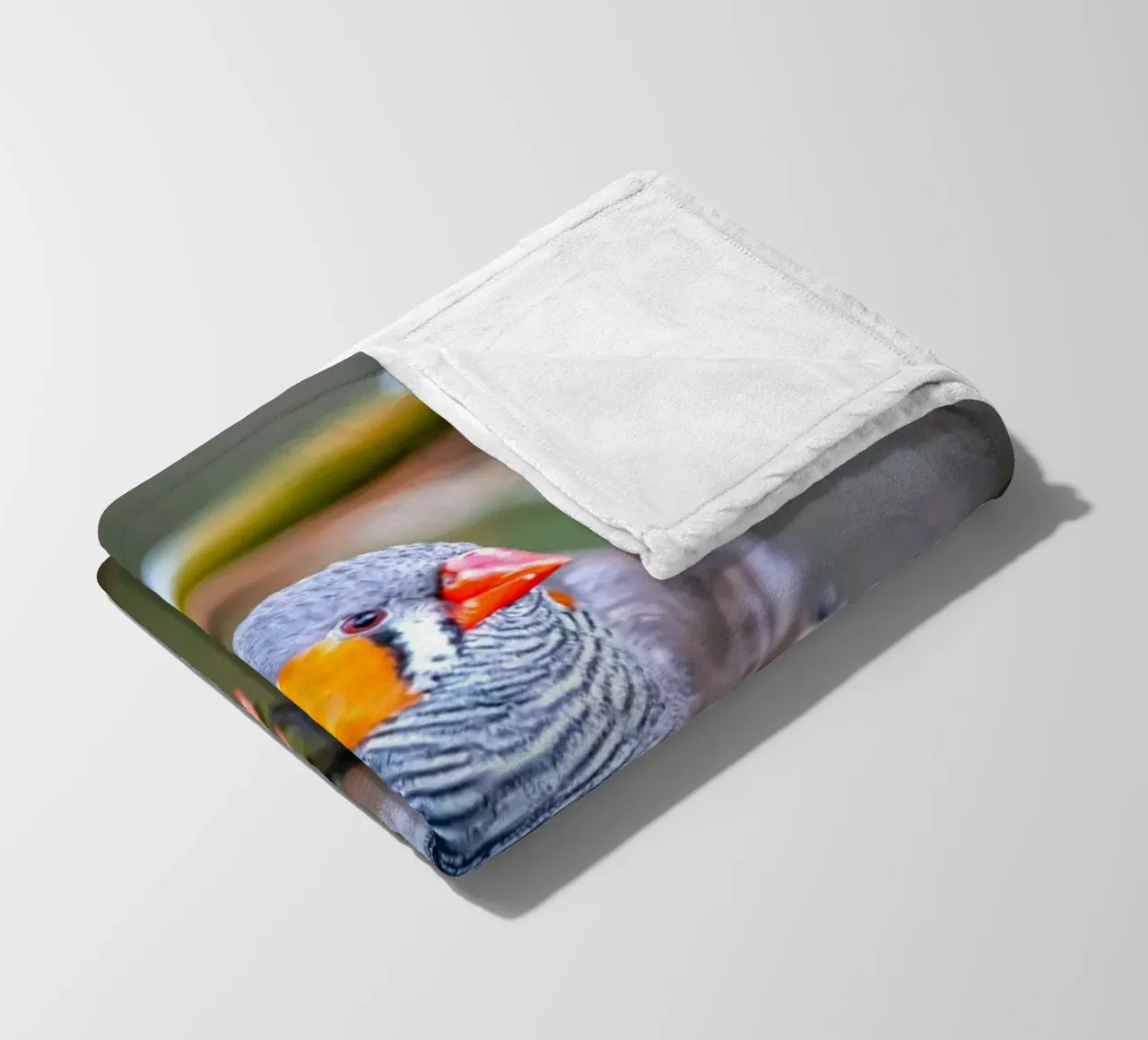 Zebrafink sitzt auf einem Ast Fleecedecke von Marcus Beckert | Fotografie