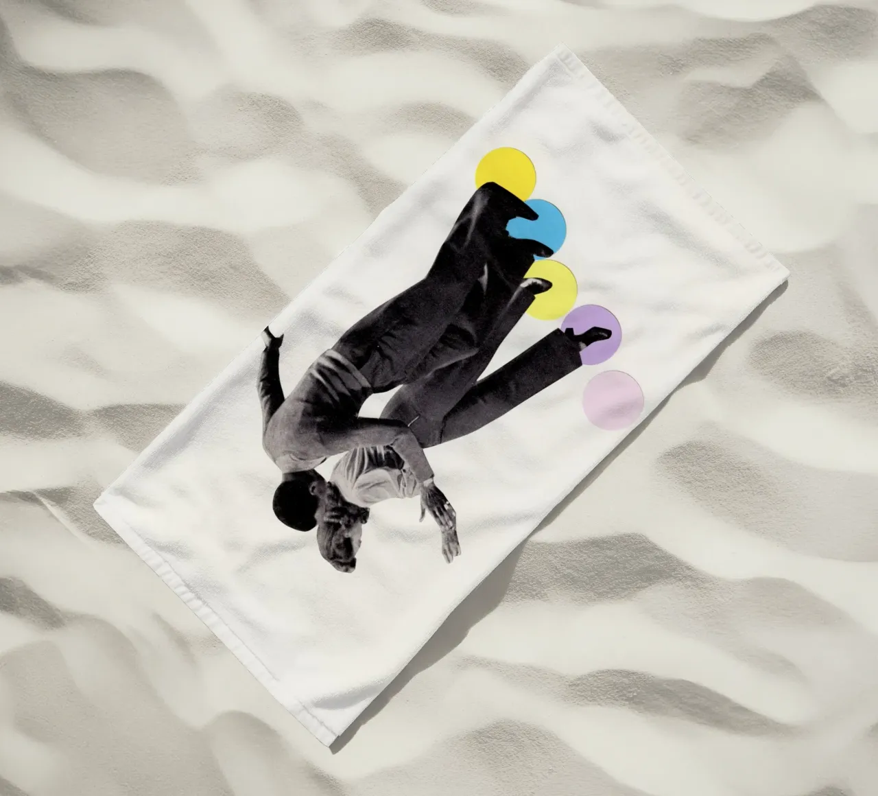 Dans Stappen strandhanddoek van Cassia Beck Collage