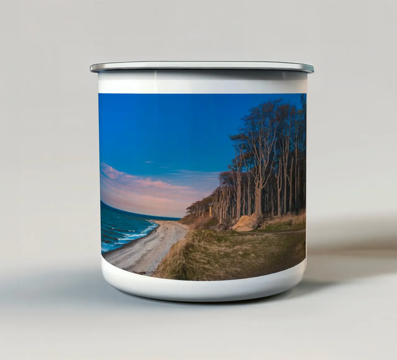 Una foresta fantasma sul Mar Baltico tazza in smalto da Marcus Beckert | Fotografie
