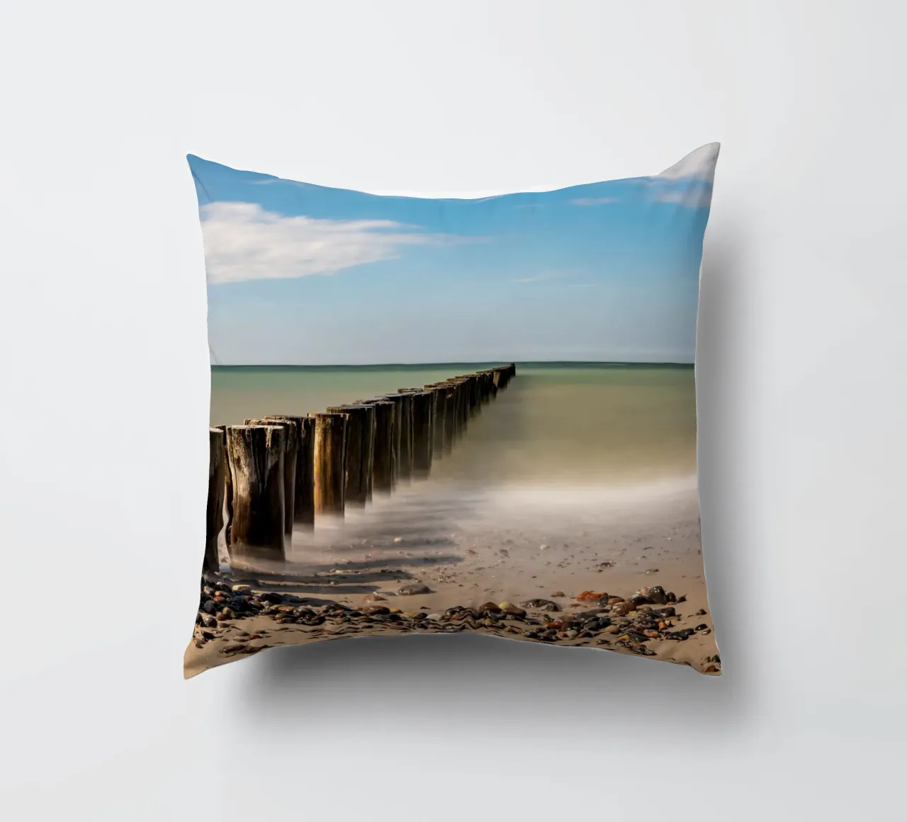 Groynes sulla spiaggia del Mar Baltico cuscino da Marcus Beckert | Fotografie