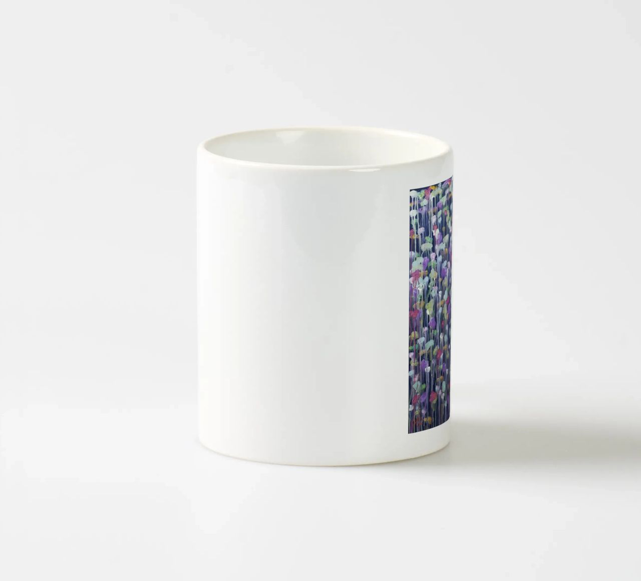 Un'altra dimensione tazza in ceramica da Helen Joynson