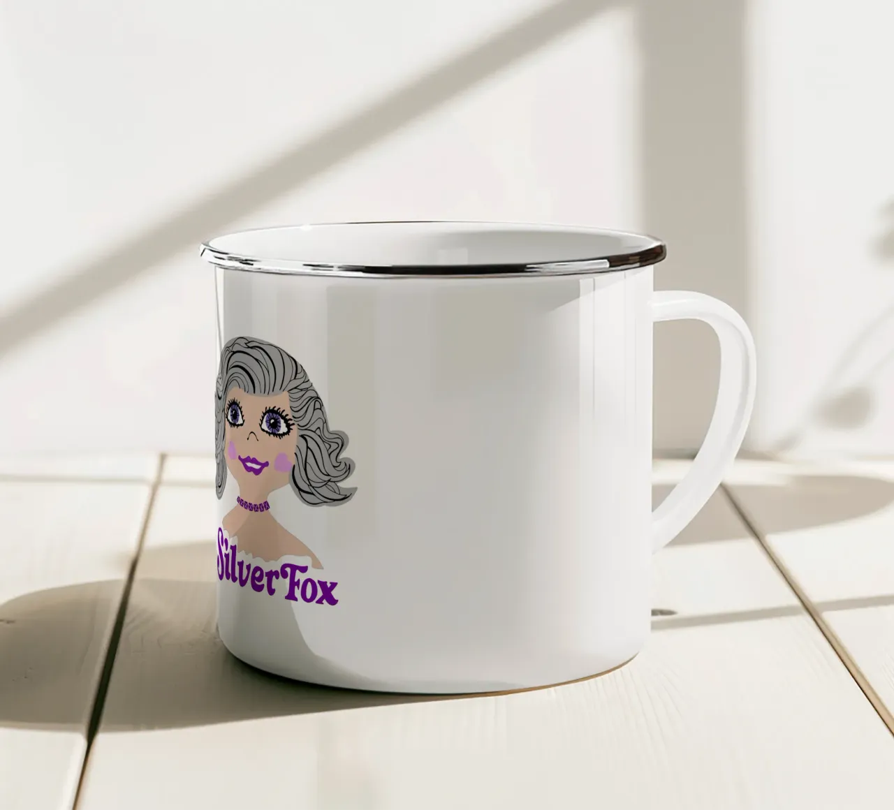 Volpe argentata dai capelli grigi in stile retrò tazza in smalto da DYDesign