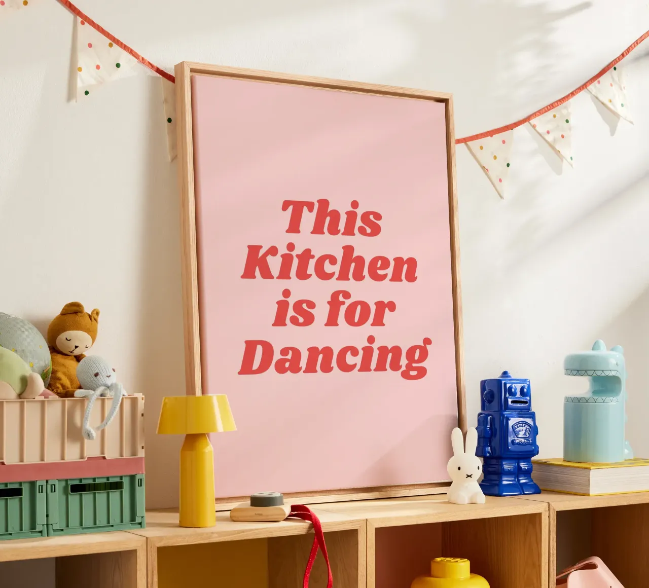 Questa cucina è per ballare (Sweet Pink Tone) tela con Cornice a cassetta da Paigaam Studio