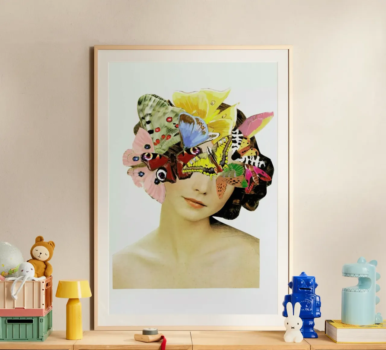 Het recht mooi te zijn - Butterflyhead poster con telaio in plastica da BlauMaschine