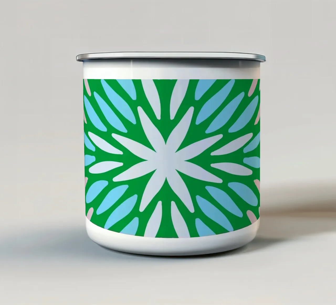 Petal burst - verde, blu e beige tazza in smalto da Wackapacka