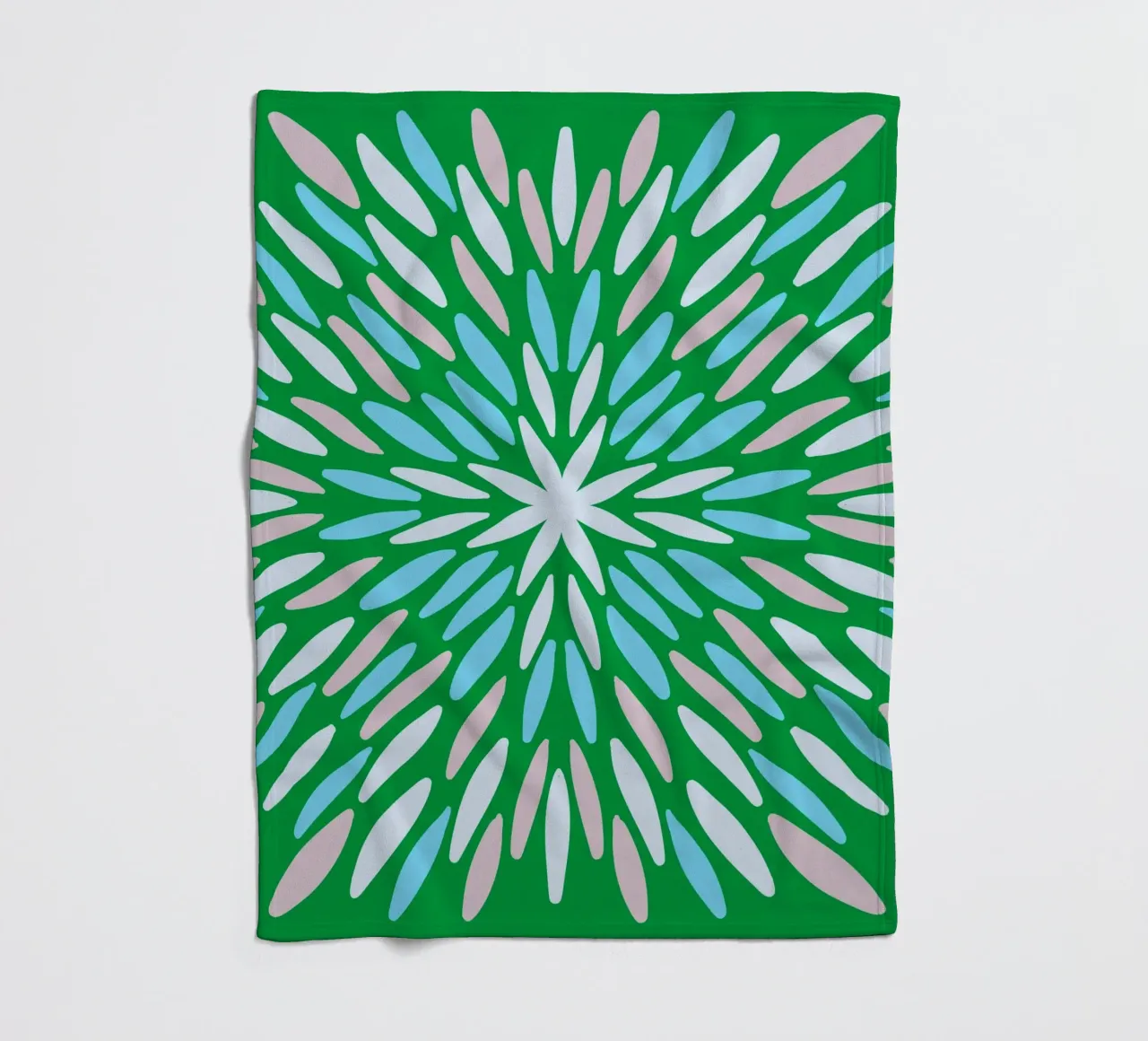 Petal burst - verde, blu e beige coperta in pile da Wackapacka
