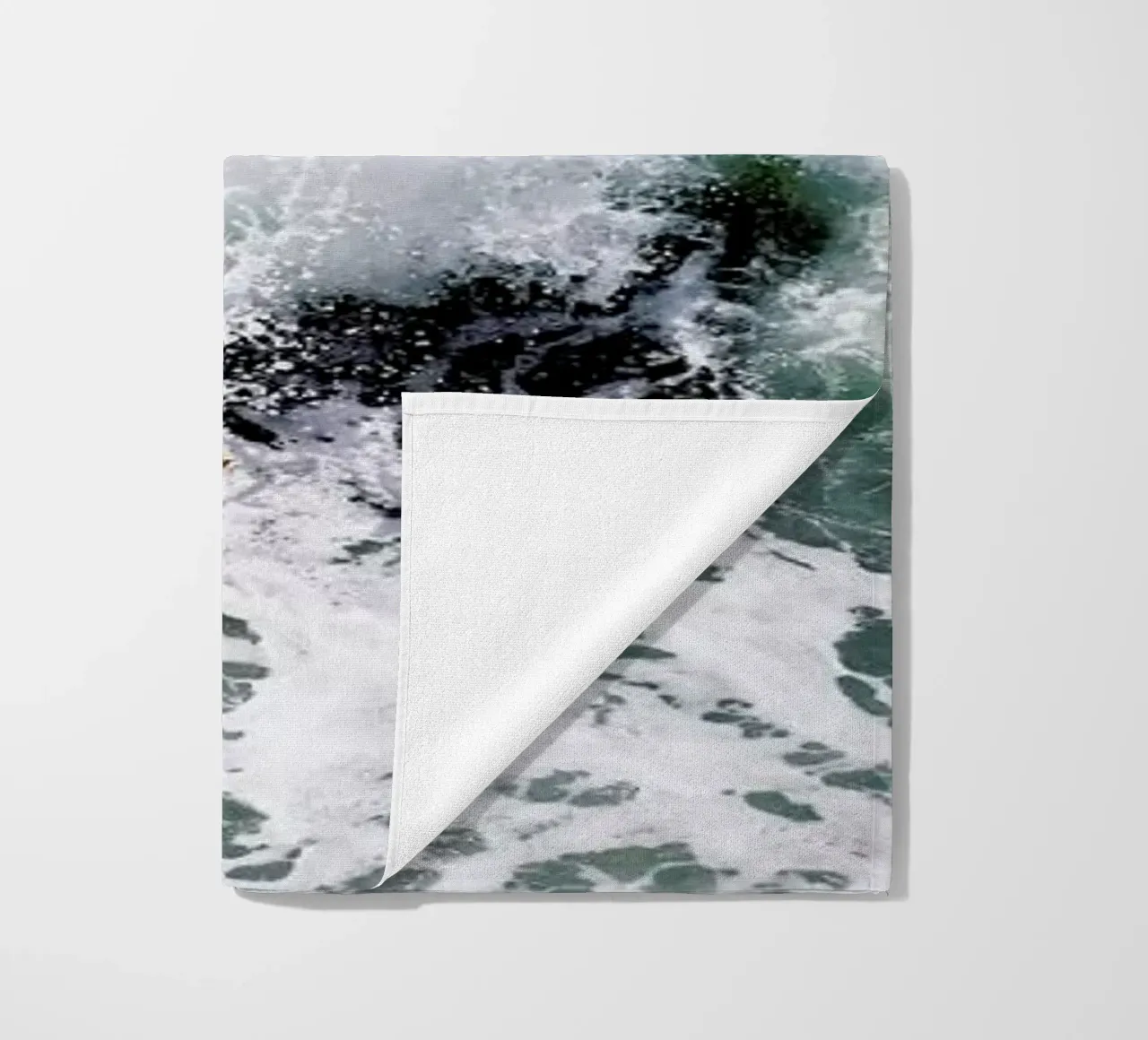 White Splash telo mare da Tal Paz-Fridman