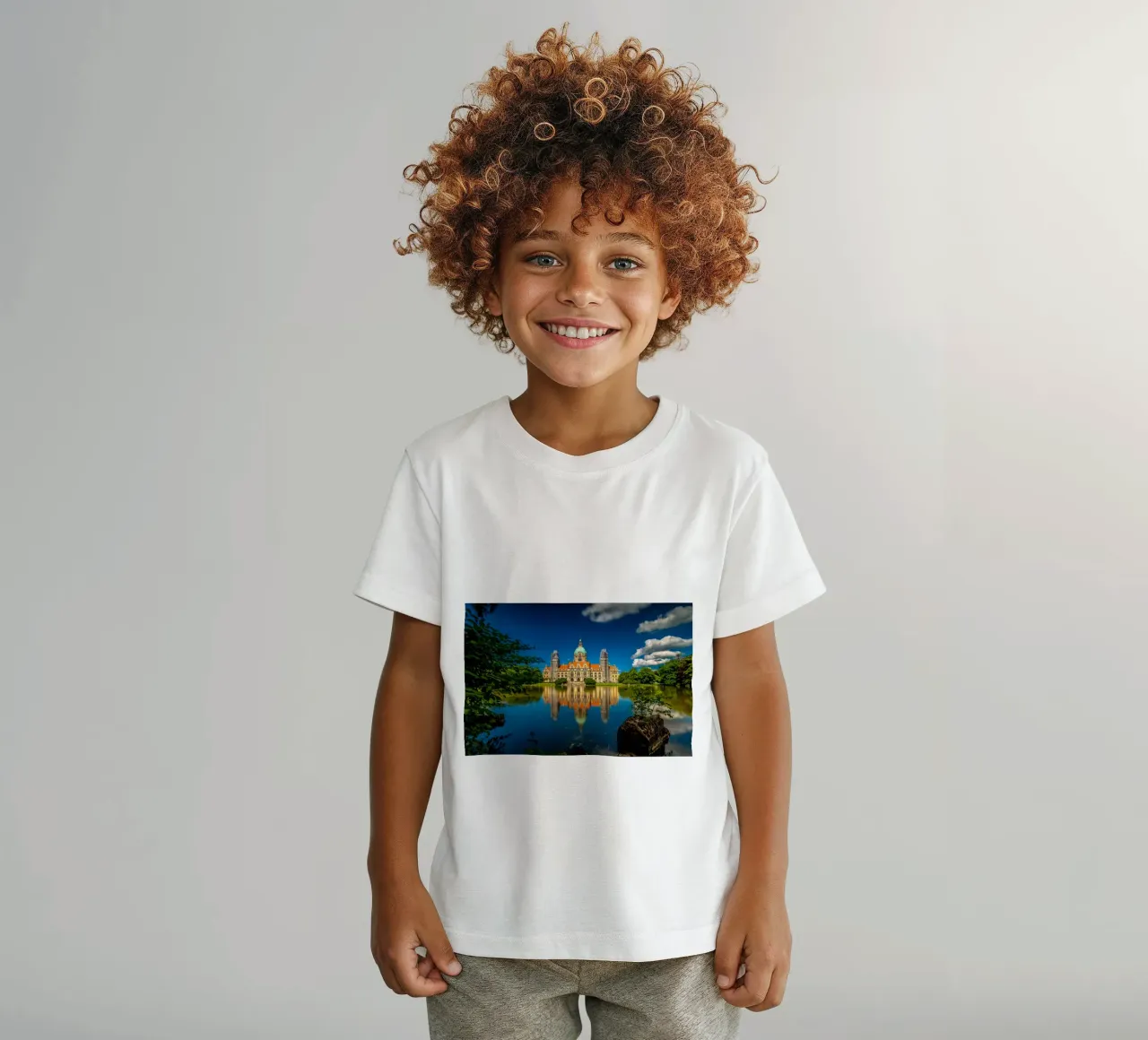 Hanover's new town hall kids t-shirt by Marcus Beckert | Fotografie