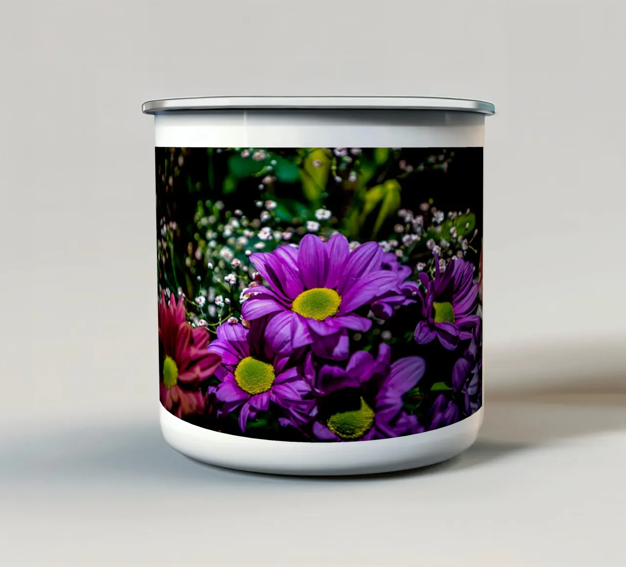 Bouquet di fiori colorati tazza in smalto da Marcus Beckert | Fotografie