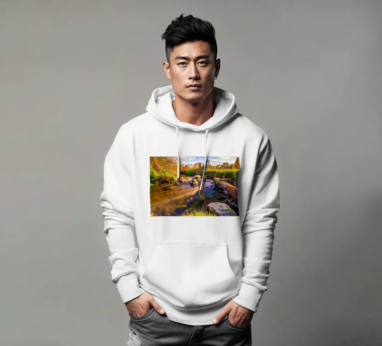 Piccolo fiume in primavera felpa con cappuccio da Marcus Beckert | Fotografie