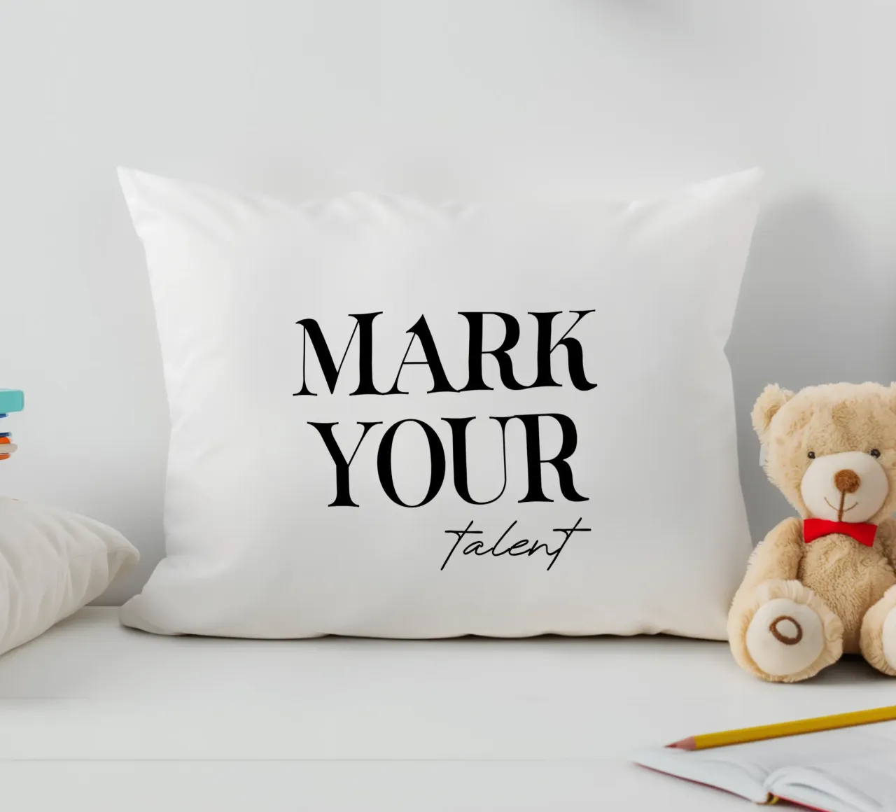 Segnate il vostro talento Modernamente minimalista cuscino da YV TYPOGRAPHY