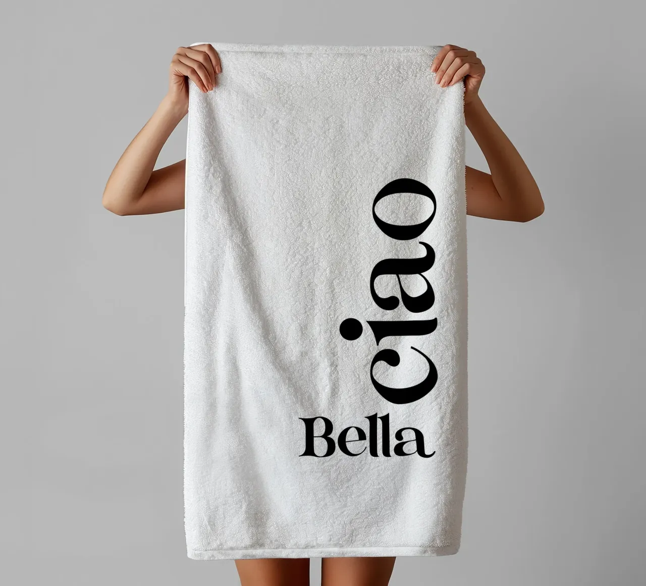 Bella Ciao Typographie simple, moderne et minimaliste serviette de bain de YV TYPOGRAPHY