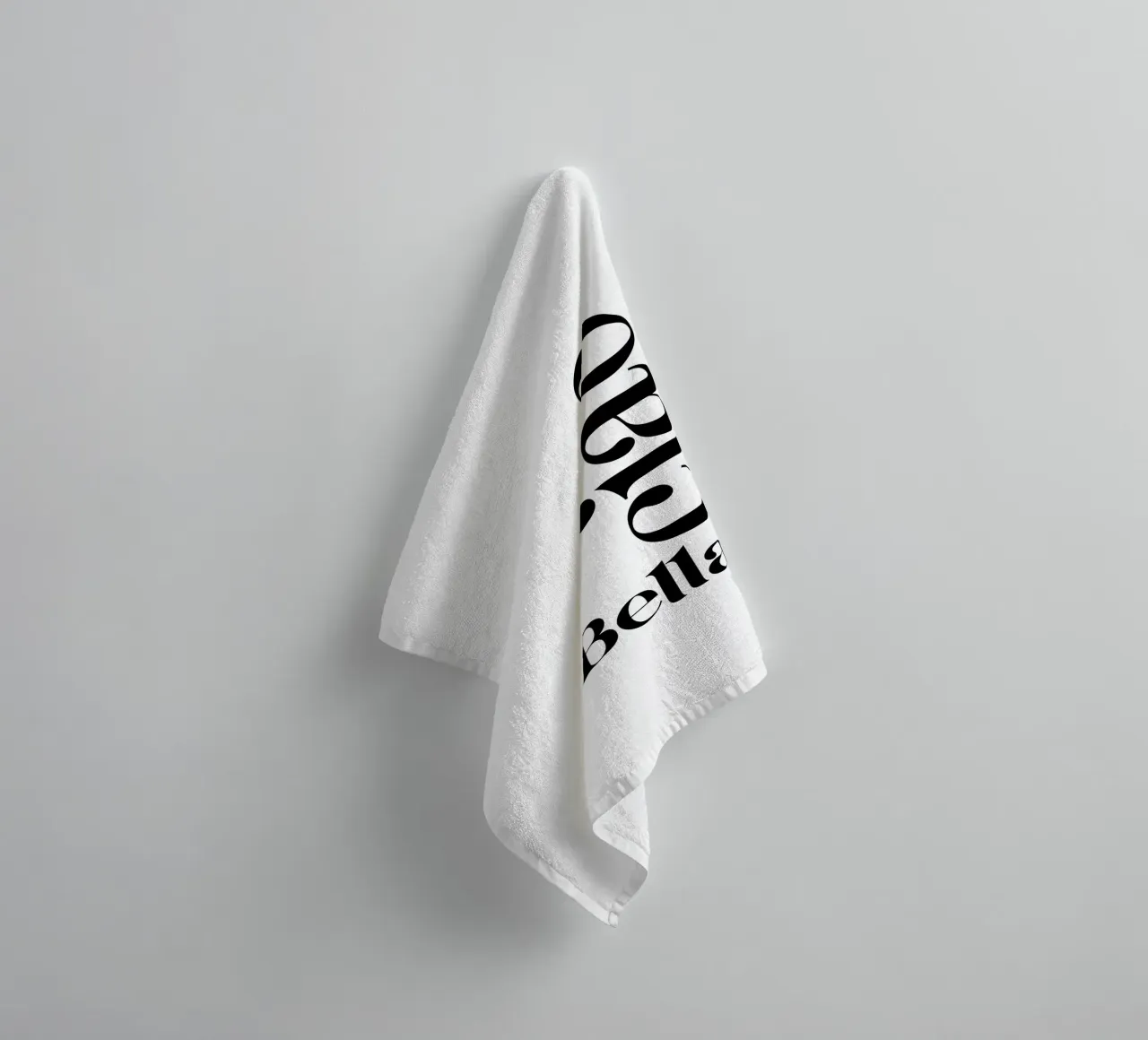 Bella Ciao Typographie simple, moderne et minimaliste serviette de bain de YV TYPOGRAPHY
