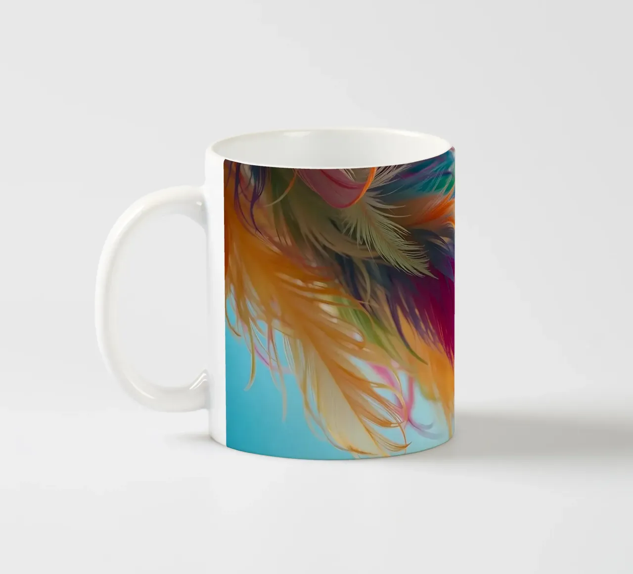 Le piume vibranti mostrano un arcobaleno di colori tazza in ceramica da DesignDoodle