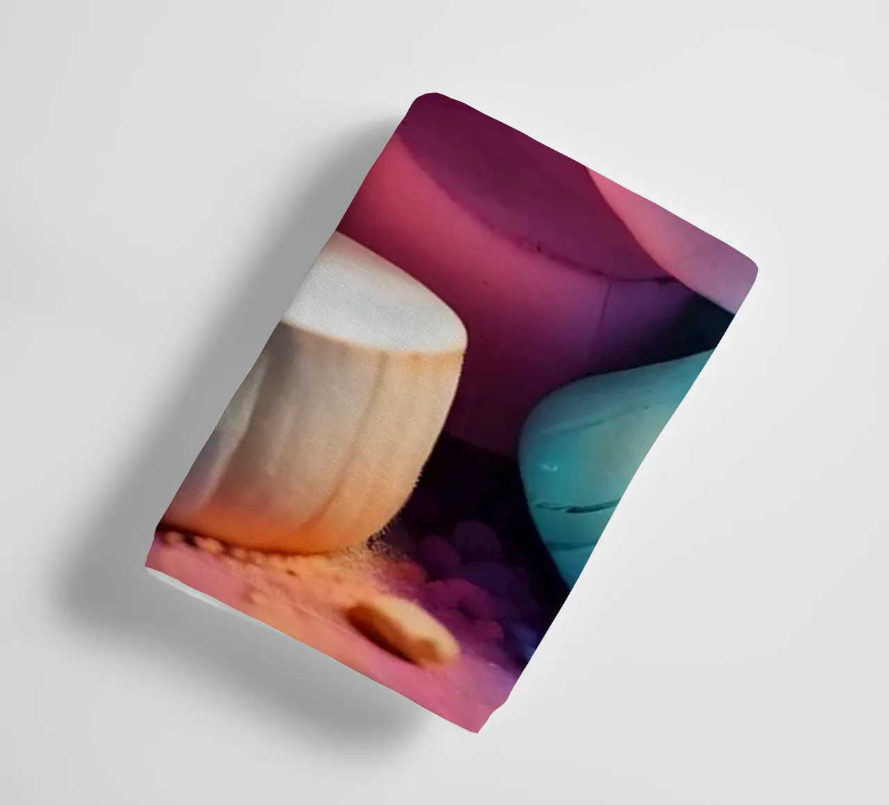 Marshmallow colorati impilati in modo giocoso asciugamano da bagno da DesignDoodle