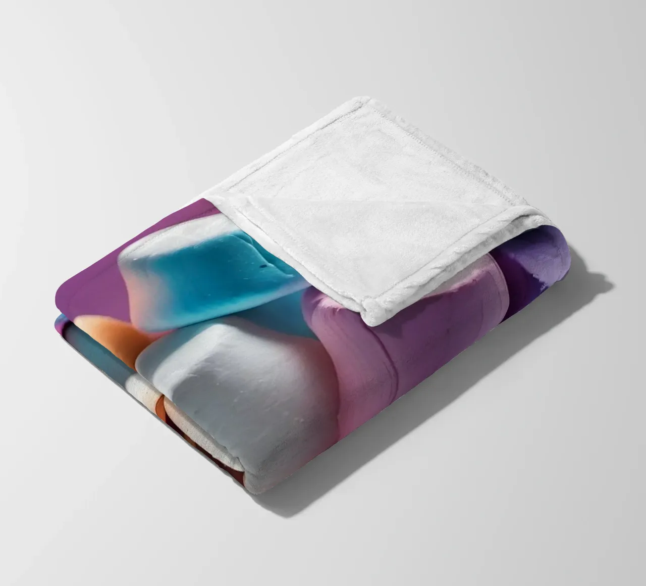 Marshmallow colorati impilati in modo giocoso coperta in pile da DesignDoodle