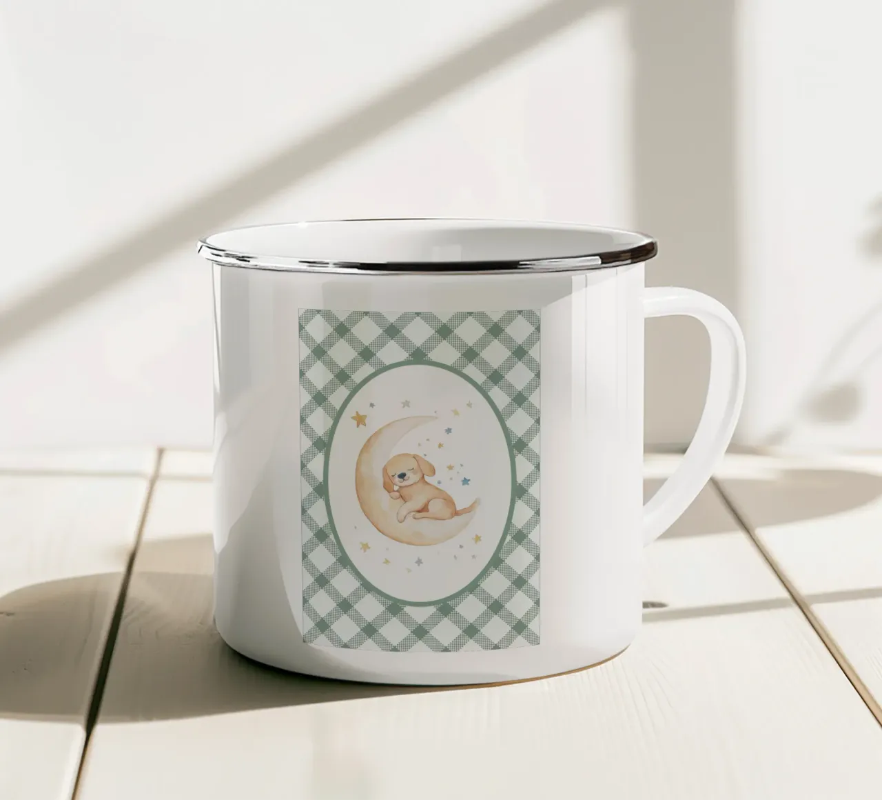 Cucciolo che dorme sulla luna gialla tazza in smalto da Jungle Joy Art