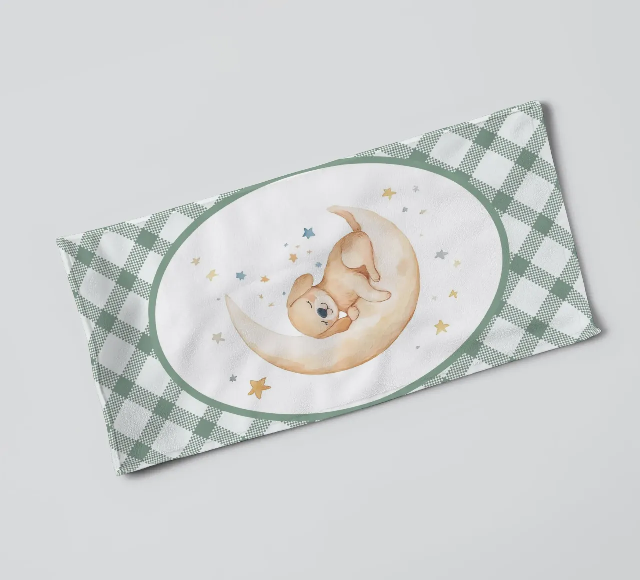 Chiot dormant sur la lune jaune serviette de bain de Jungle Joy Art