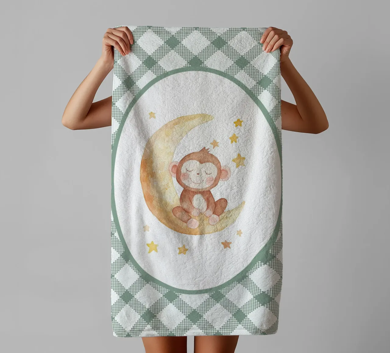 Singe dormant sur la lune jaune serviette de bain de Jungle Joy Art