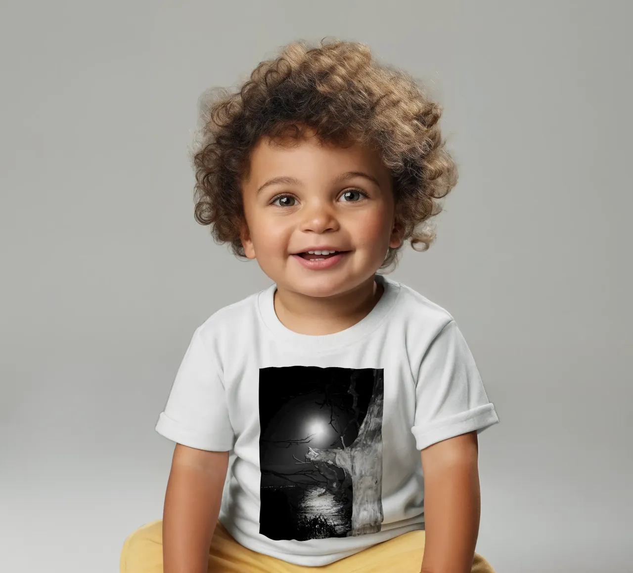Moon baby t-shirt by rafael campezato