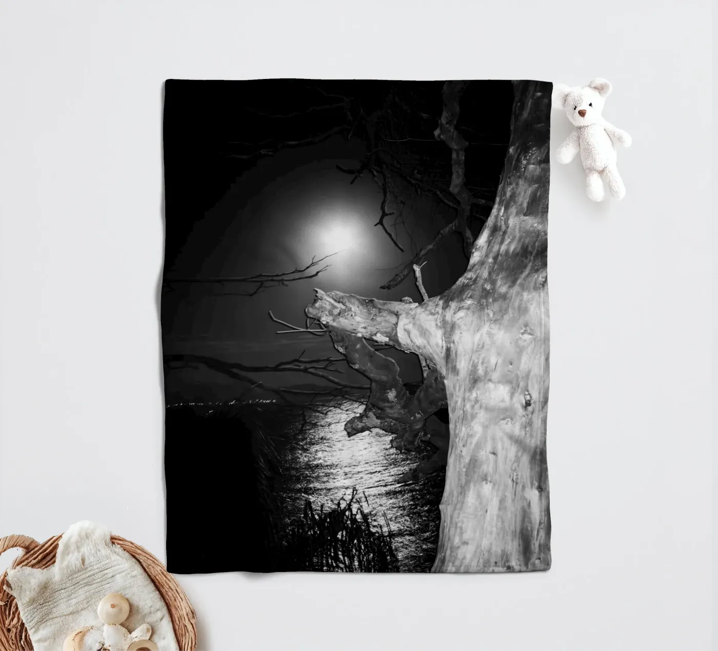 Moon Fleecedecke von rafael campezato