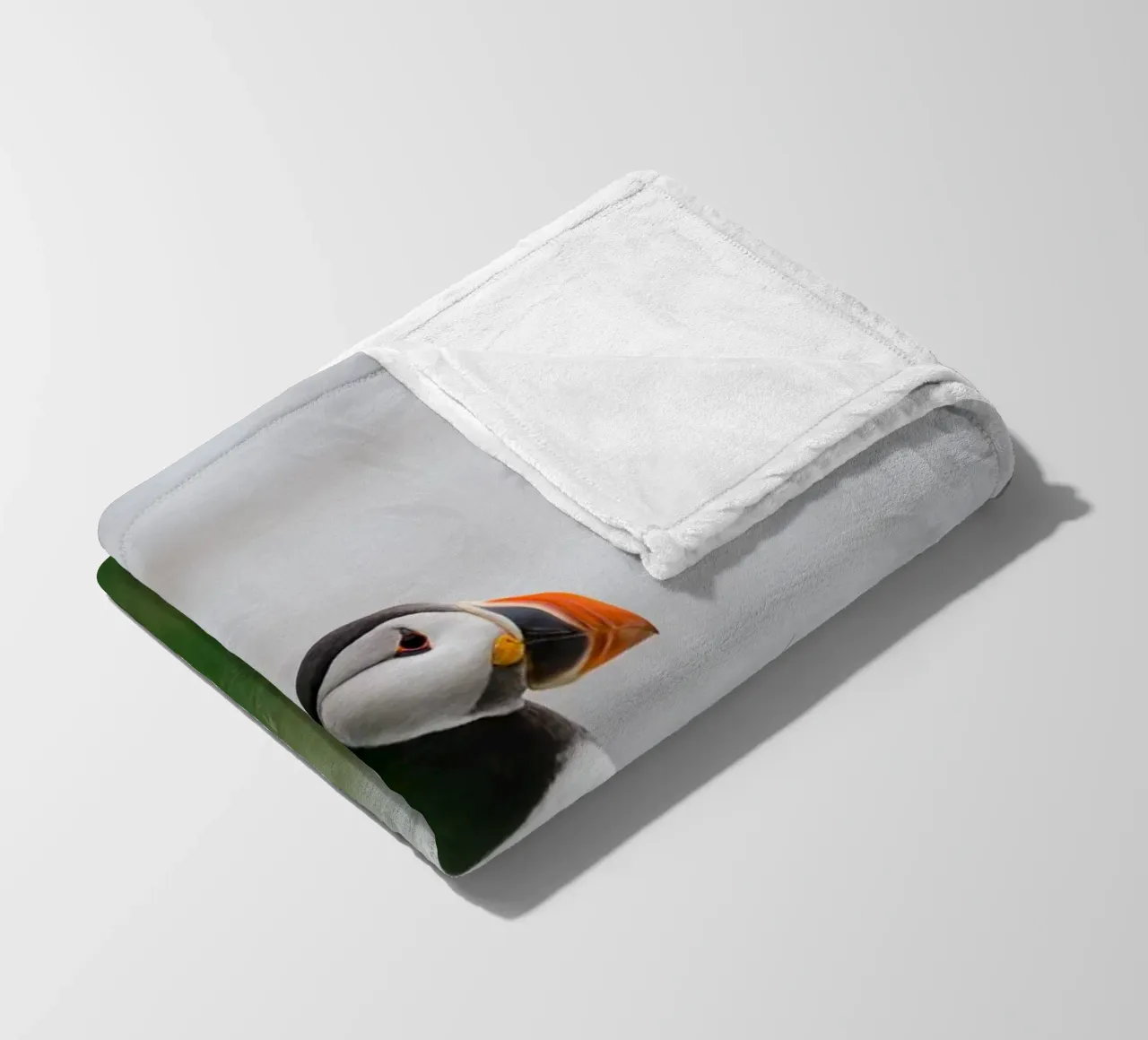 Puffin in Scotland coperta in pile da susea