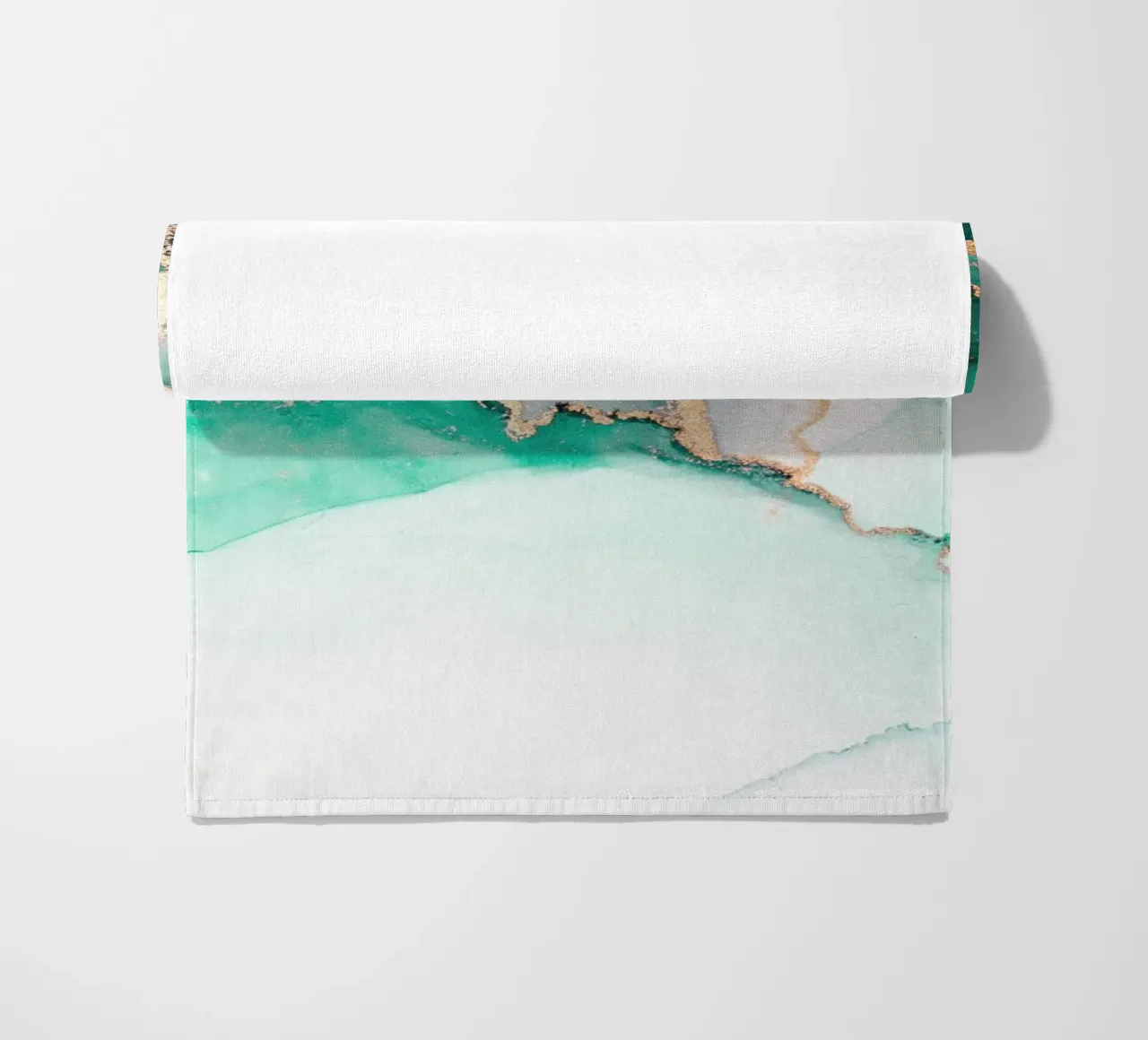Groen goud abstracte achtergrond van marmer vloeibare inkt kunst pijn strandhanddoek van 🎁 ARTVI-SHOP