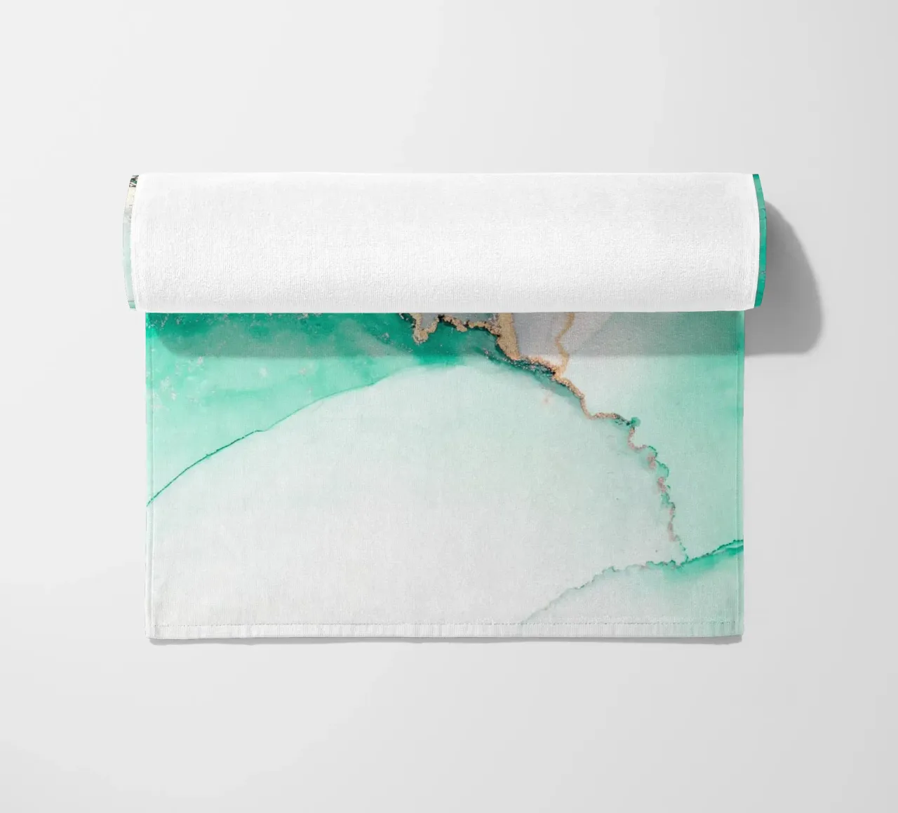 Groen goud abstracte achtergrond van marmer vloeibare inkt kunst pijn strandhanddoek van 🎁 ARTVI-SHOP