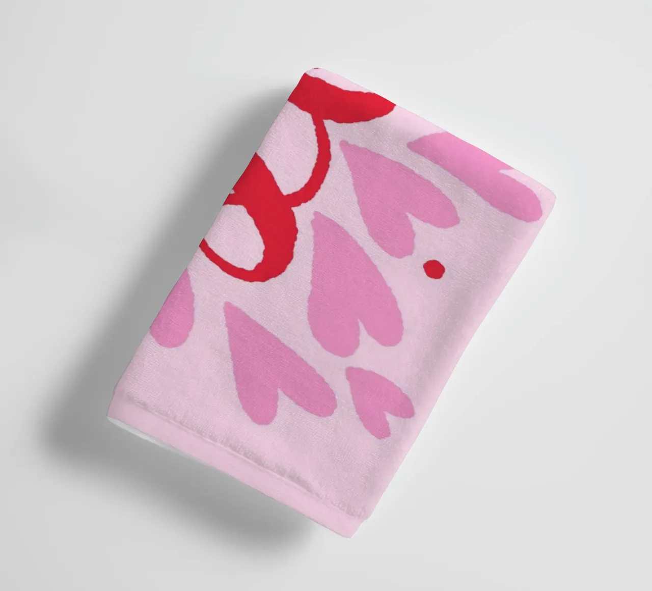 Cuori d'amore - rosa e rosso asciugamano da bagno da Wackapacka
