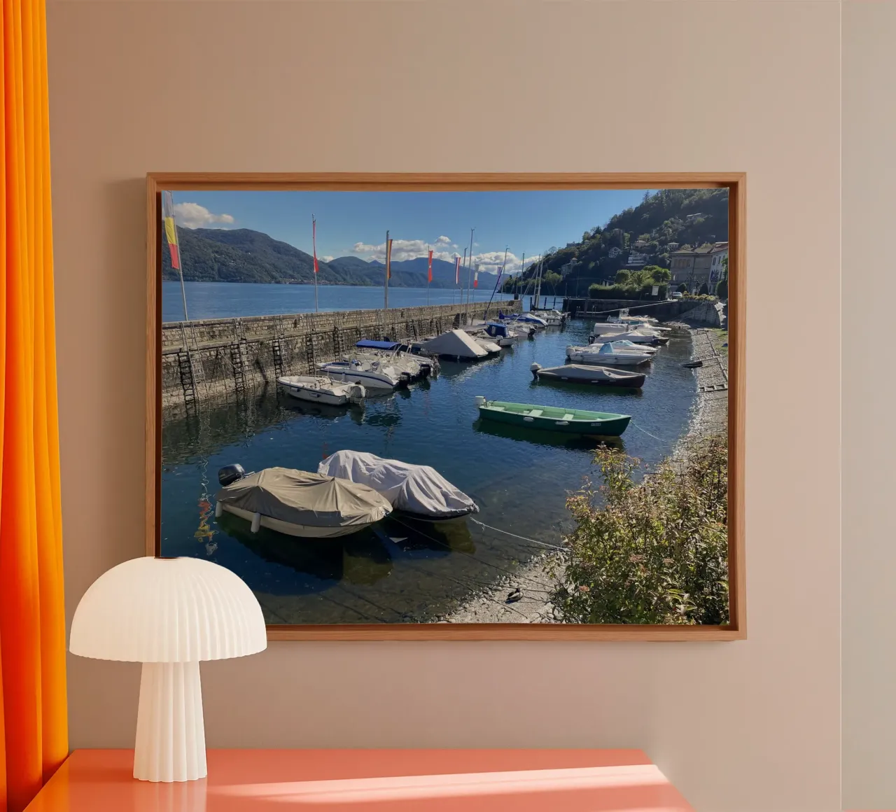 Lago Maggiore Cannobio canvas met Baklijst van Alexandra Joseph Fotomomente
