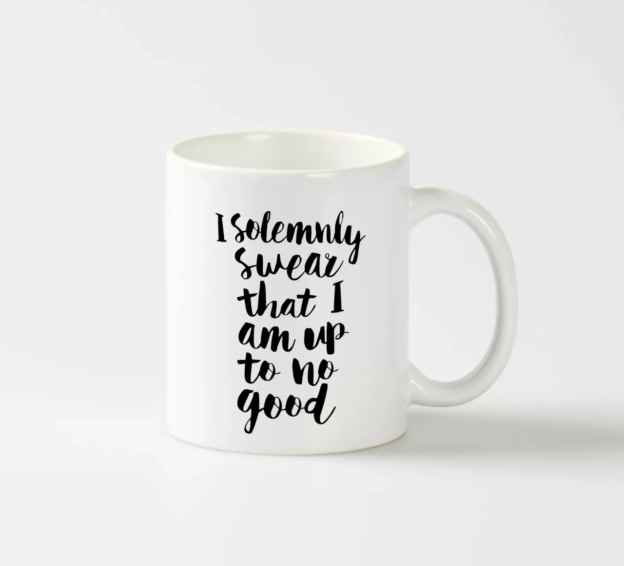 Juro solemnemente que no estoy tramando nada bueno taza de cerámica de THE MOTIVATED TYPE