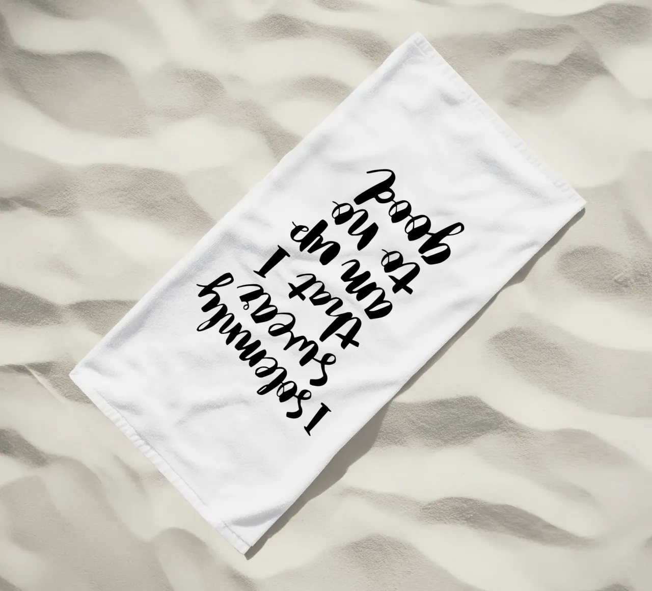Ich schwöre feierlich, dass ich nichts Gutes im Schilde führe Strandtuch von THE MOTIVATED TYPE